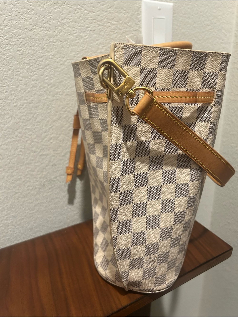 Louis Vuitton Damier Azur Girolata with Vachetta Trim includes Dust bag and COA - Picture 8 of 13